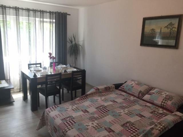 Garsoniera Simo Apartamento Orşova Exterior foto